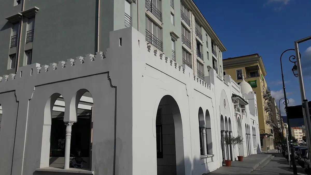 La façade mauresque de l’ancienne manufacture de tabac à Ajaccio