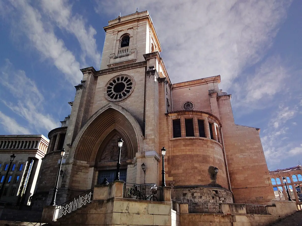 La façade principale de la cathédrale Saint-Jean-Baptiste d’Albacete