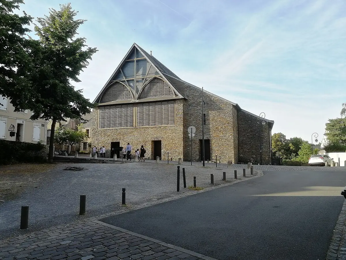 Les Greniers Saint-Jean, ancien grenier médiéval en pierre, à Angers