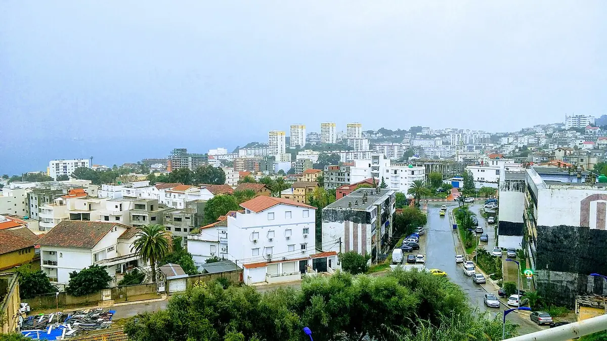 Les immeubles du quartier Gassiot, à flanc de colline à Annaba