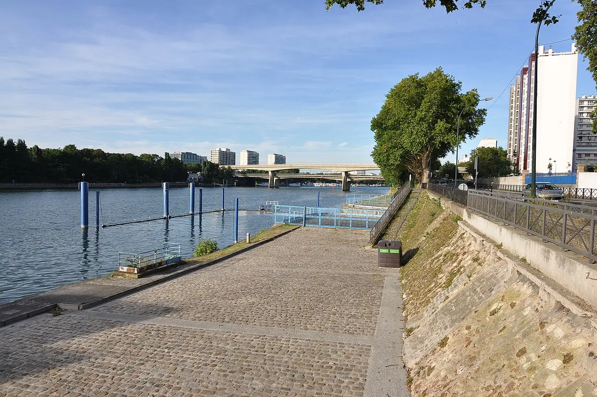 La promenade aménagée le long de la Seine à Asnières-sur-Seine