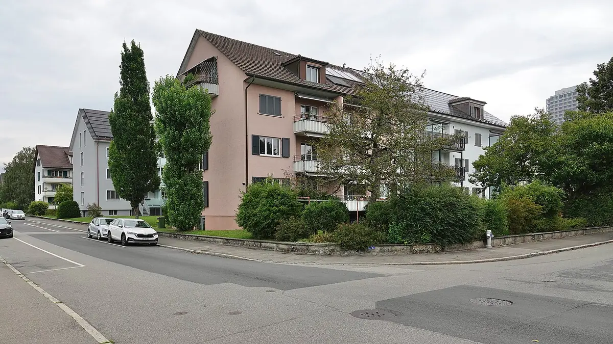 La rue Mittelholzerstrasse dans le quartier de Burgfeld à Berne