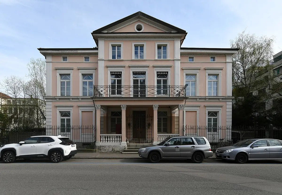 La façade du Mattenhof, demeure ancienne à Bienne