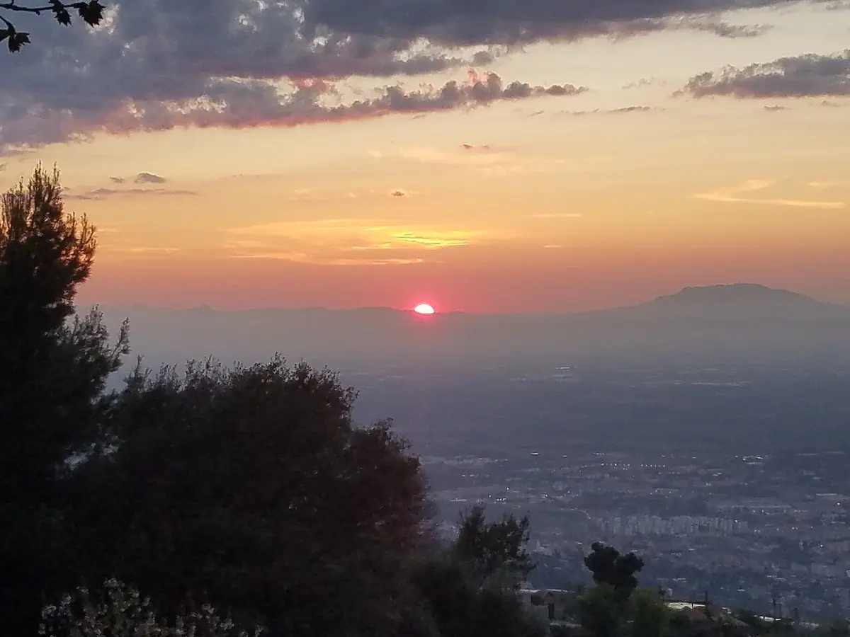 Coucher de soleil sur la vallée vue depuis les hauteurs de Blida