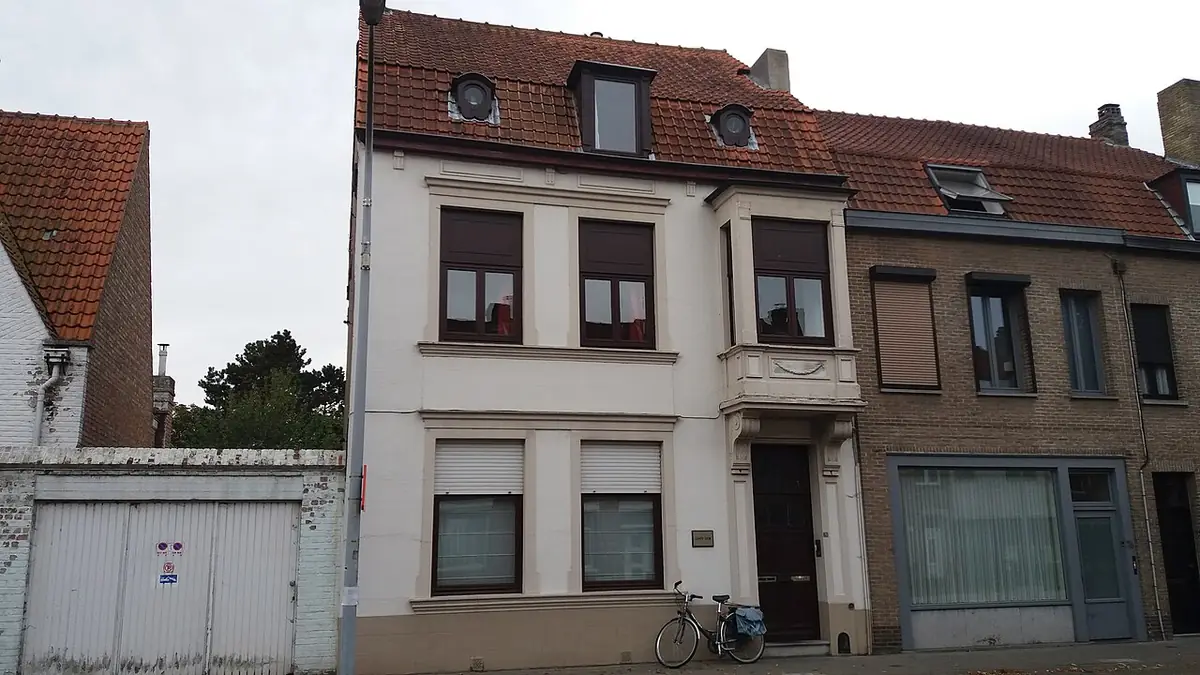 Une maison néoclassique du début du 20e siècle sur l’Astridlaan à Assebroek