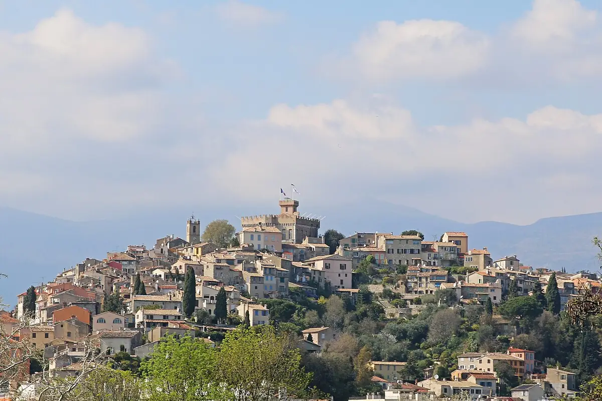 Le village perché de Haut-de-Cagnes, avec son château et ses toits de tuiles