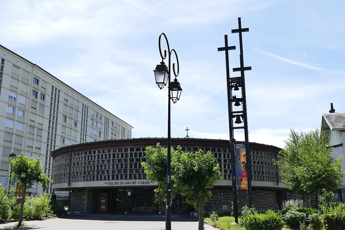Une église moderne à l’architecture circulaire, à Chambéry