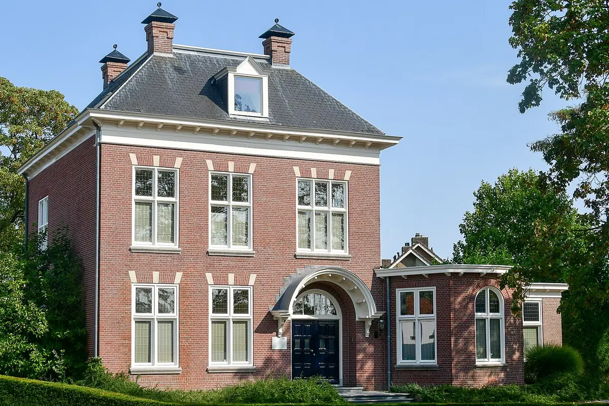 Une maison bourgeoise en briques rouges typique d’Eindhoven
