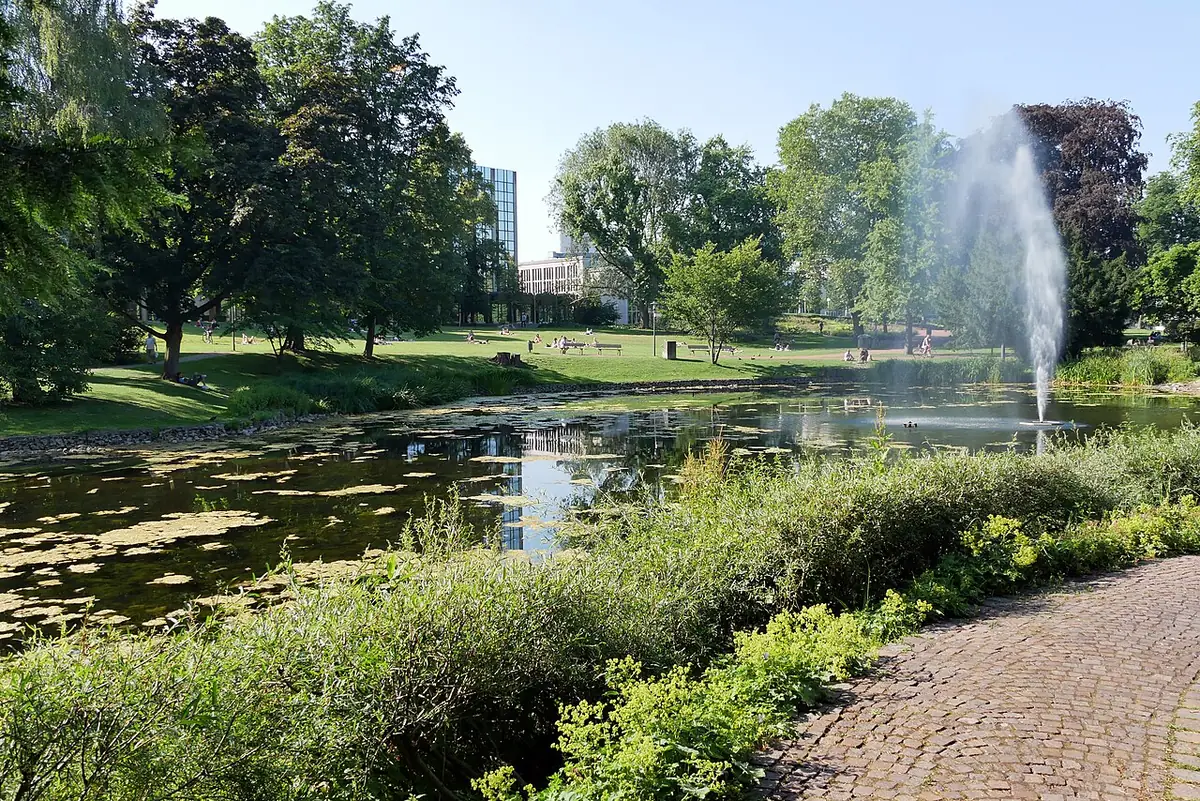 Le Stadtgarten d’Essen, sa fontaine et son bassin au cœur de la ville
