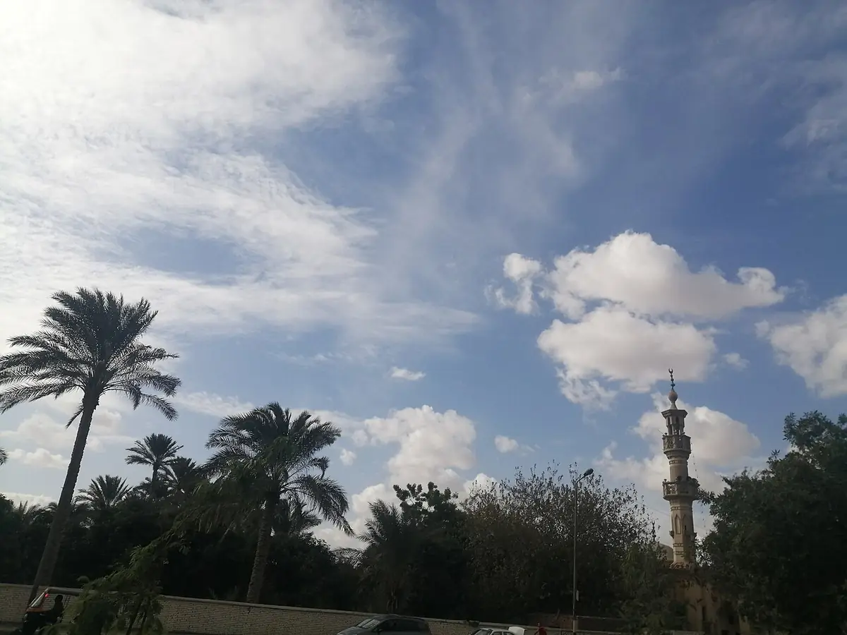 Le minaret de la mosquée Al-Awadli dans le quartier d’Al-Haram à Gizeh