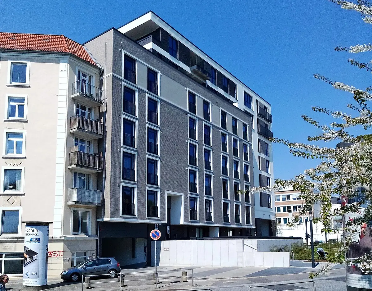 Un immeuble moderne aux lignes épurées à Hambourg