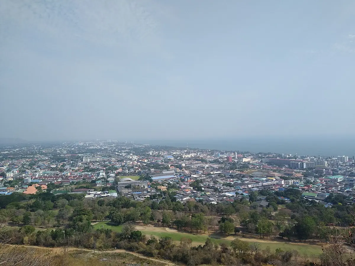 Vue panoramique de Hua Hin depuis le point de vue de Khao Hin Lek Fai