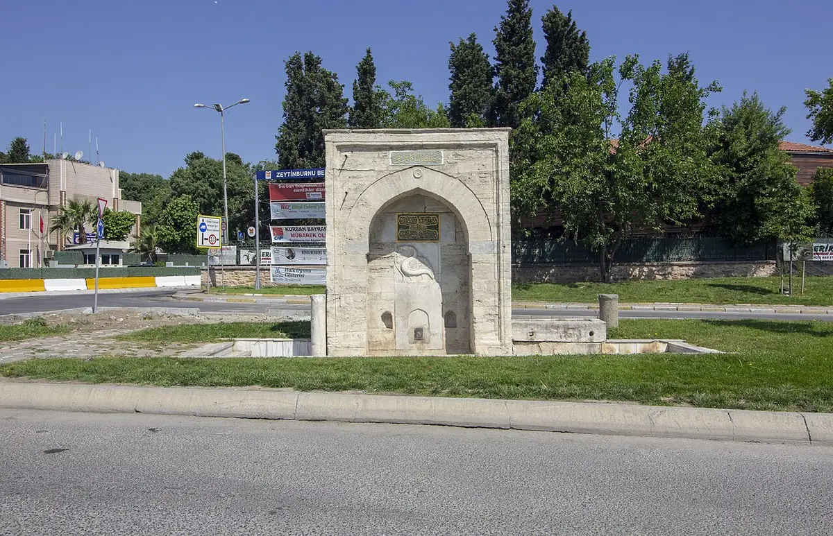 La fontaine ottomane de Kazlıçeşme, dans un espace vert d’Istanbul