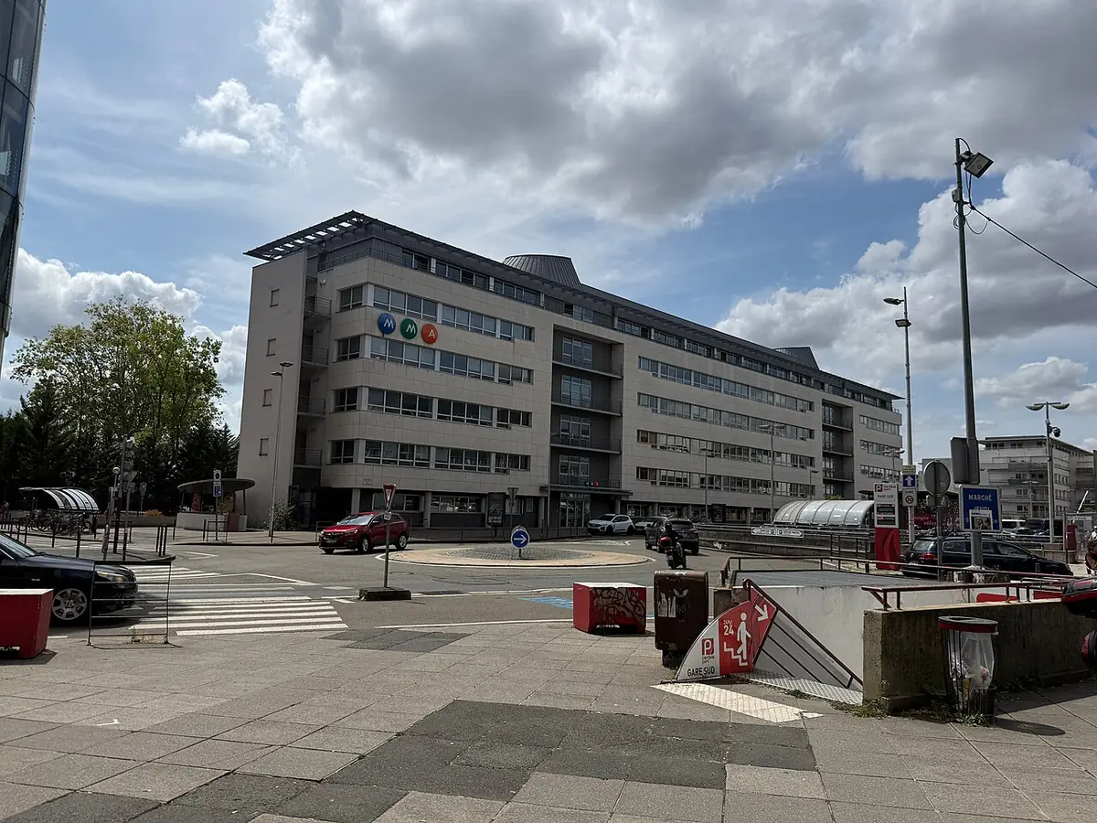 L’Immeuble Paquebot, façade incurvée moderniste au Mans