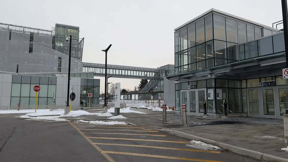 La gare de Cooksville GO, un point de repère du réseau de transport à Mississauga