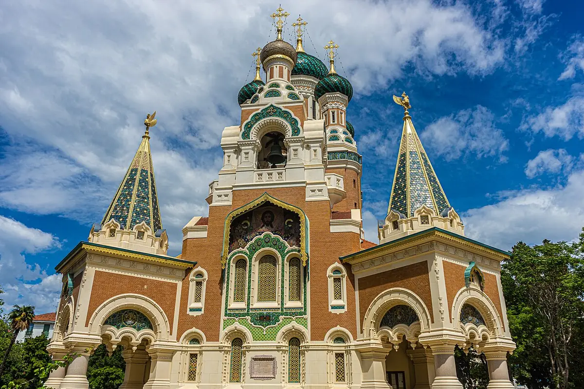 La cathédrale orthodoxe Saint-Nicolas de Nice, dômes en majolique