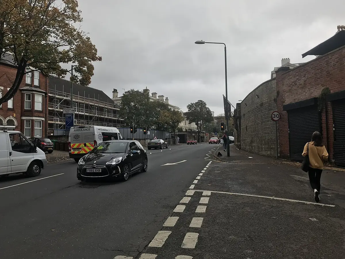 Derby Road à Lenton, bordée de maisons en briques