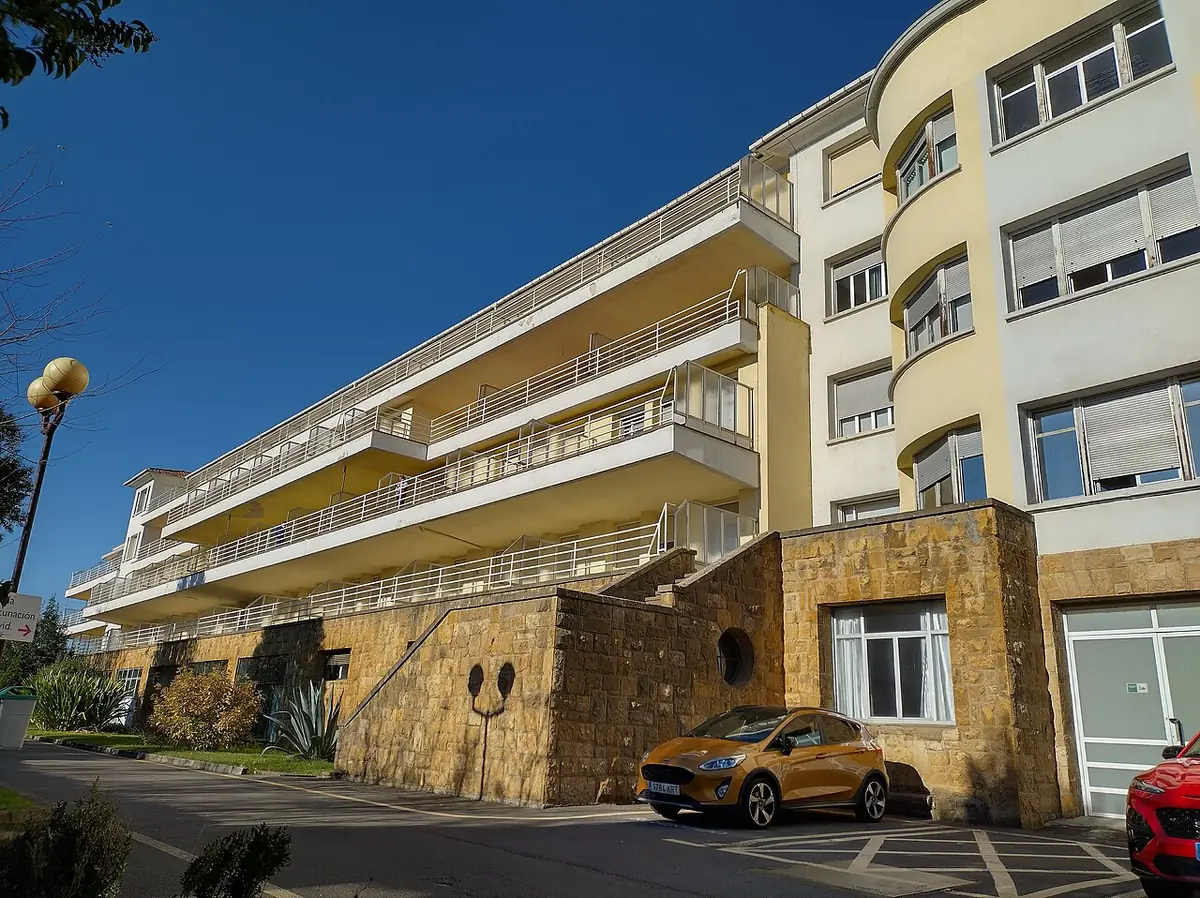 La façade sud de l’ancien hôpital de Monte Naranco, avec ses terrasses