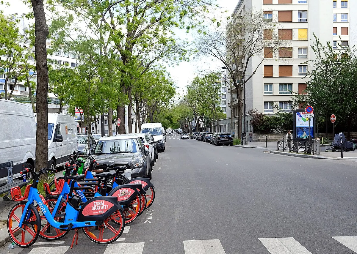Avenue Émile-Zola, près de la station Javel