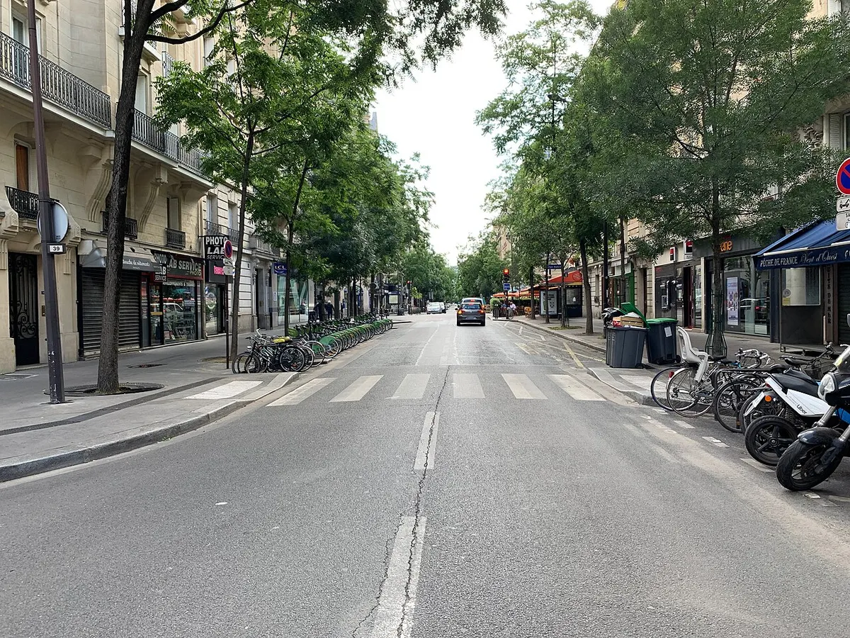 Avenue Félix Faure, Paris.