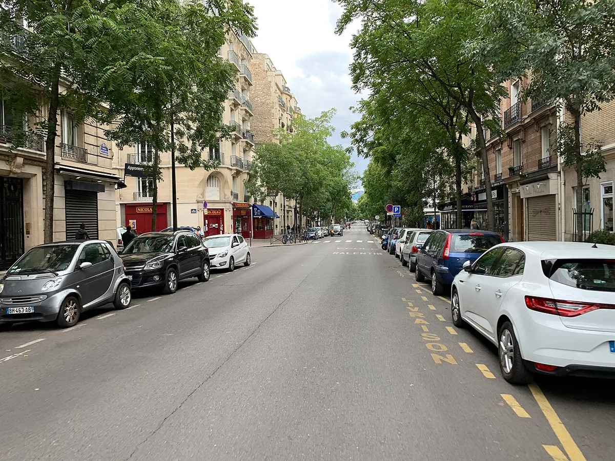 Avenue Félix Faure, Paris.