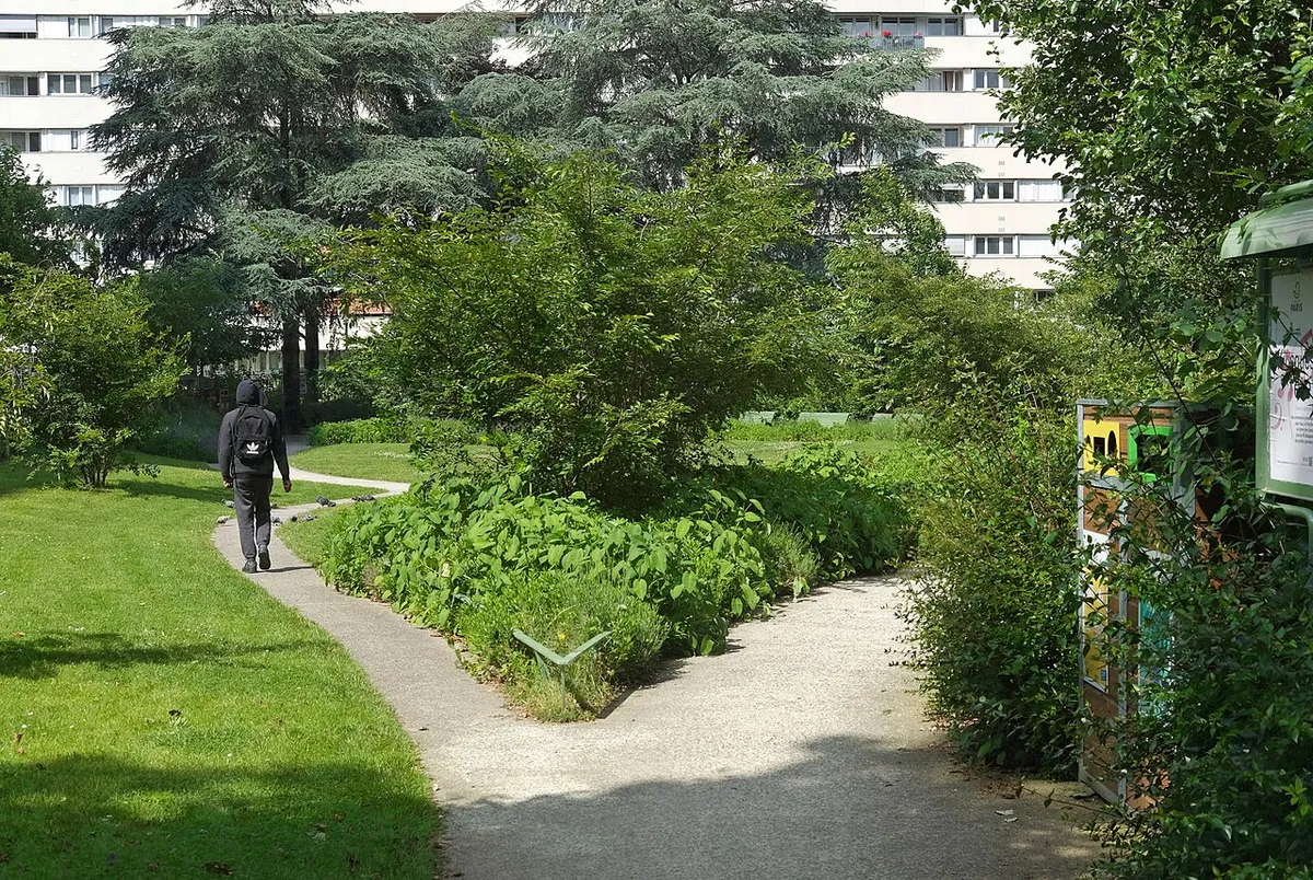 Entrée du square, côté boulevard Lefebvre
