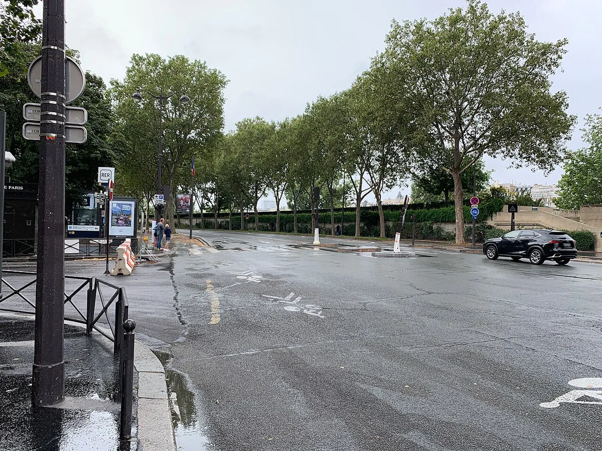 Quai Jacques Chirac, Paris.
