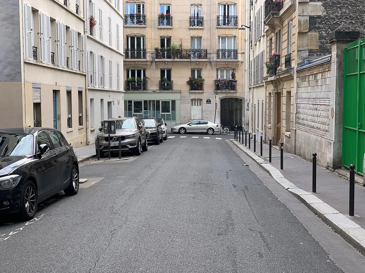 Rue Bausset, Paris.