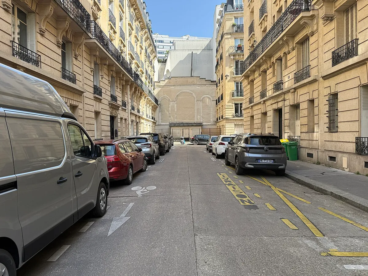 Rue Bouilloux Lafont, Paris.