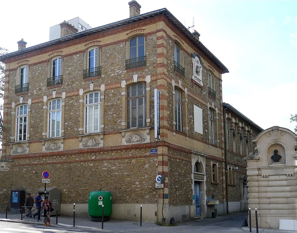 Rue Brancion (anciens abattoirs de Vaugirard : accès au Montfort Théâtre) - Paris XV