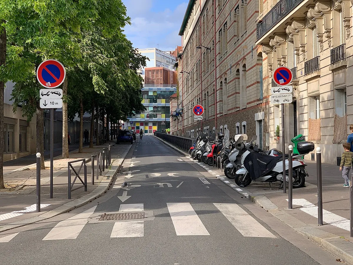 Rue Corbon, Paris.