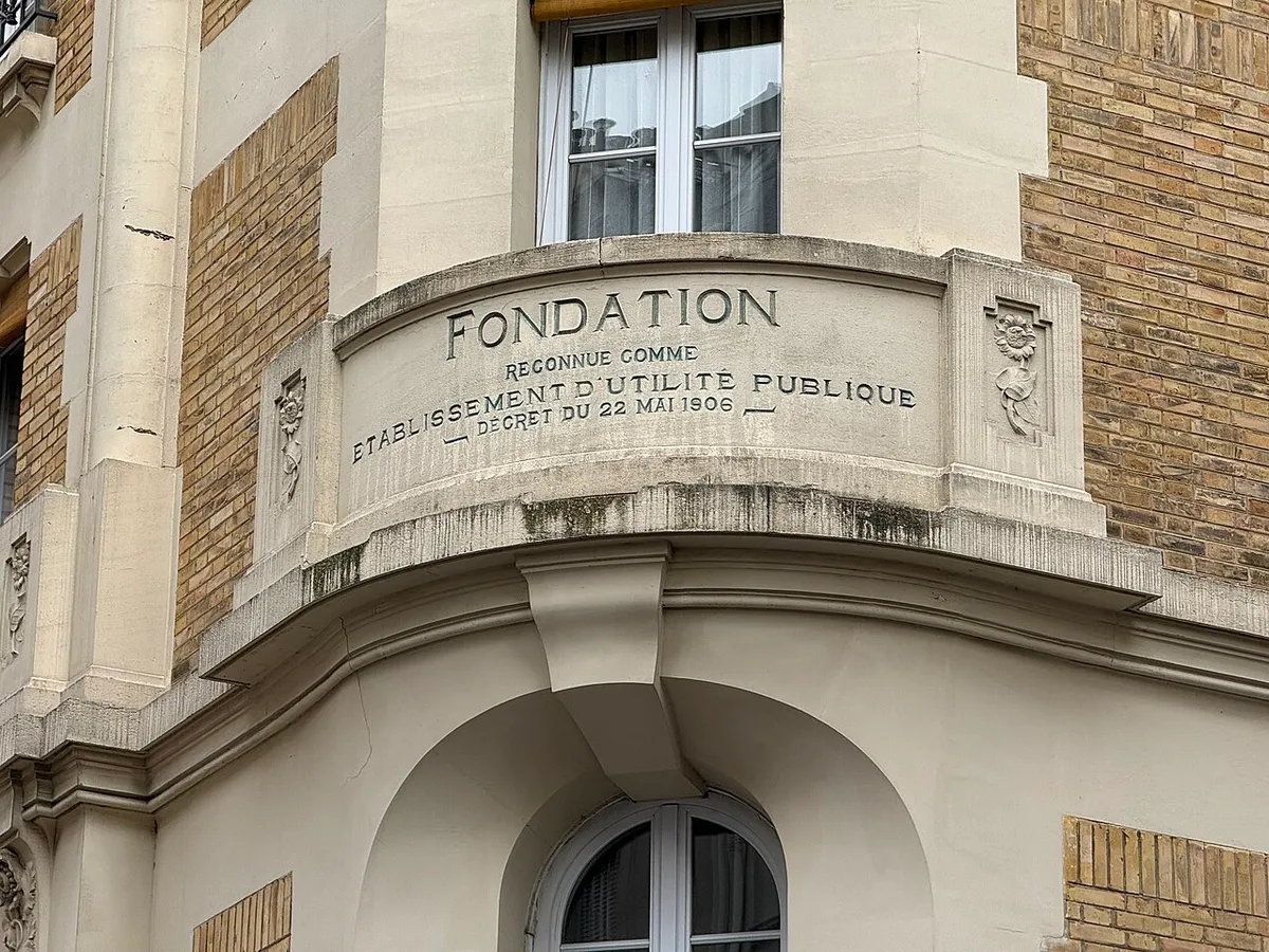 Immeuble, 63-65 rue de l'Amiral Roussin, Paris.