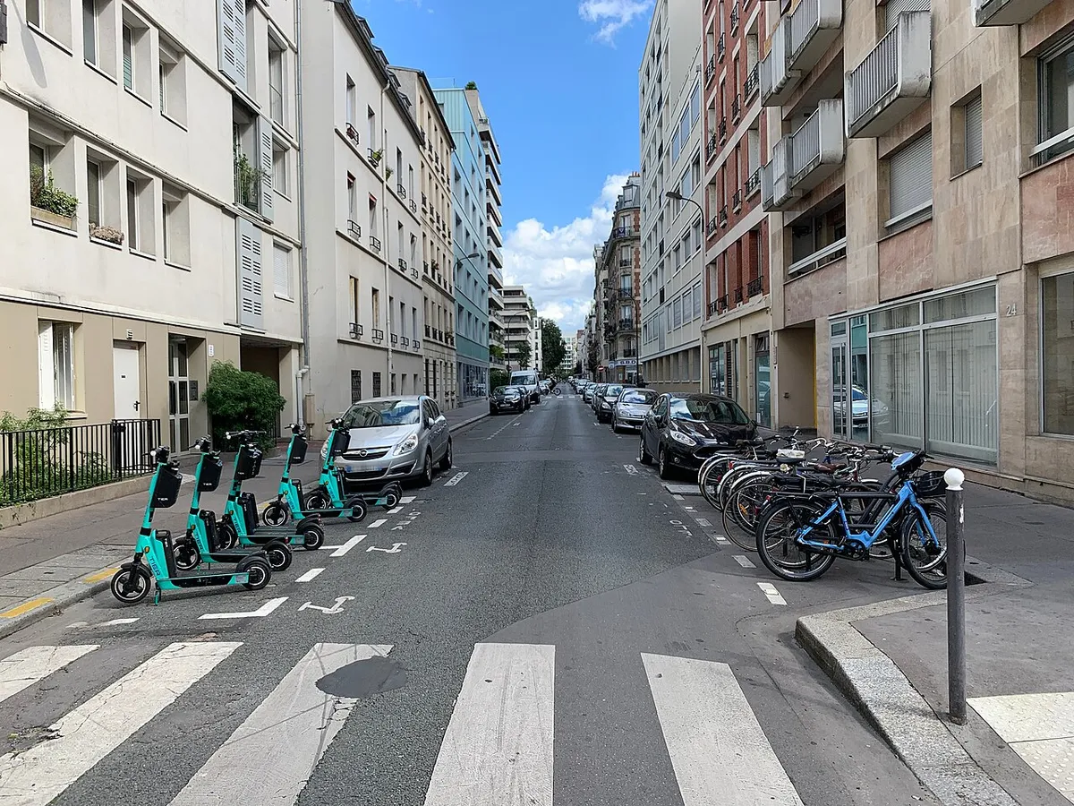 Rue de l'Église, Paris.