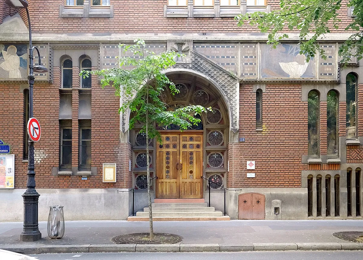 L'entrée de l'église Saint-Christophe-de-Javel, au n° 28