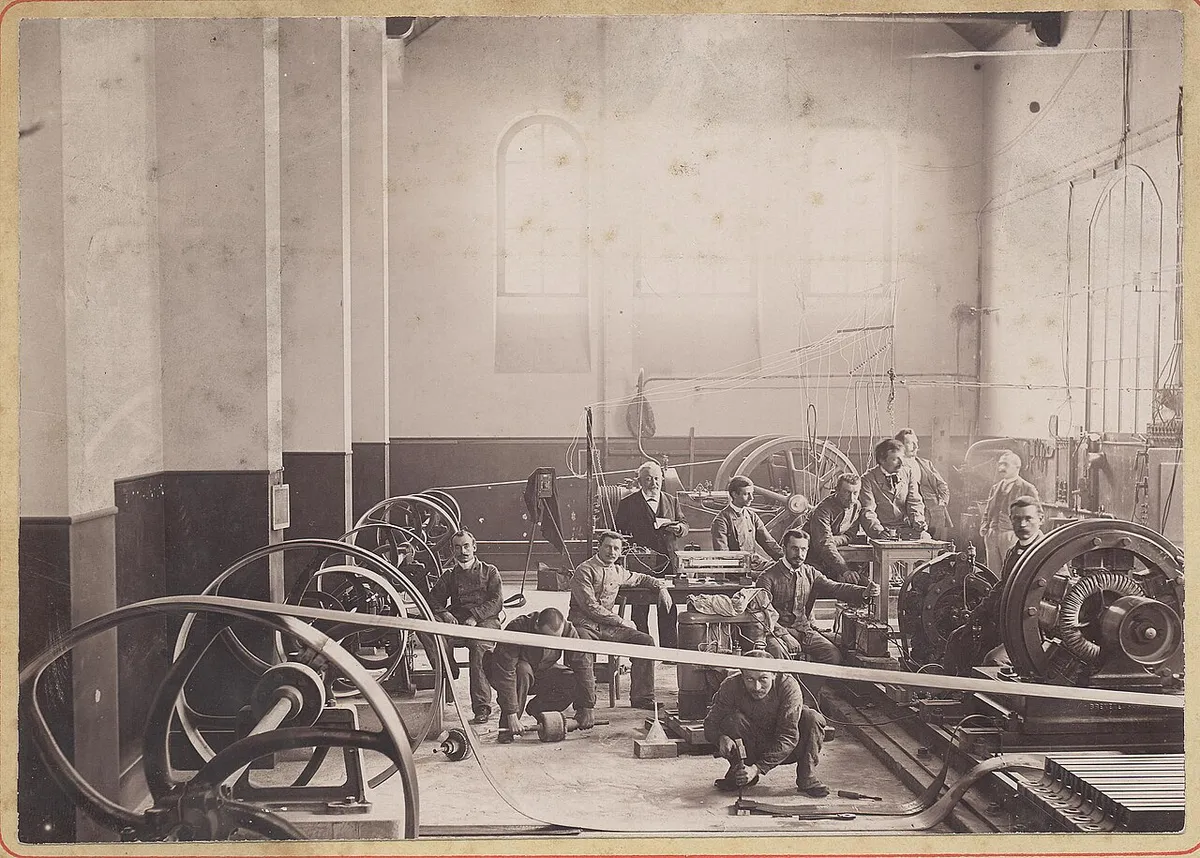 Le laboratoire d'électricité rue de Staël (collection Nerville)