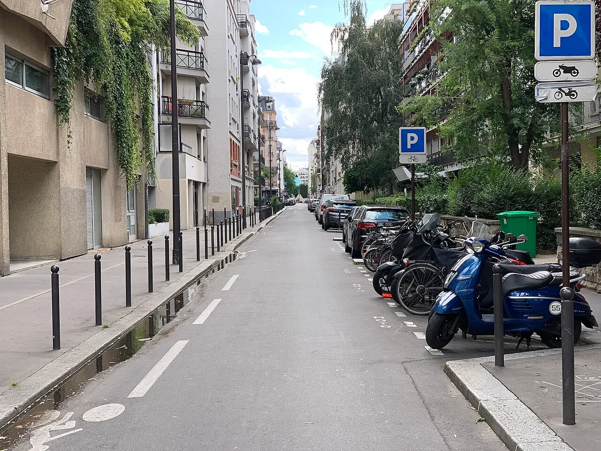 Rue des Bergers, Paris.