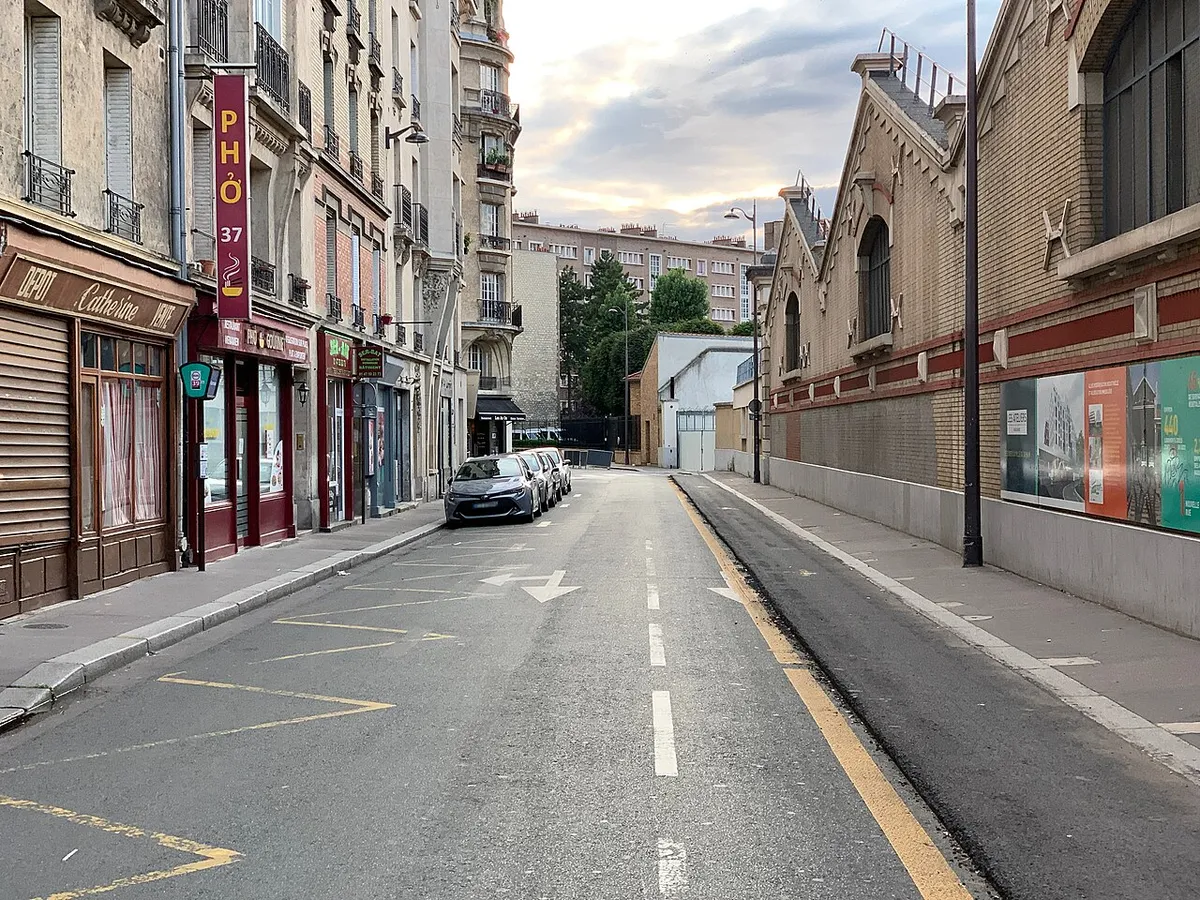 Rue Desnouettes, Paris.