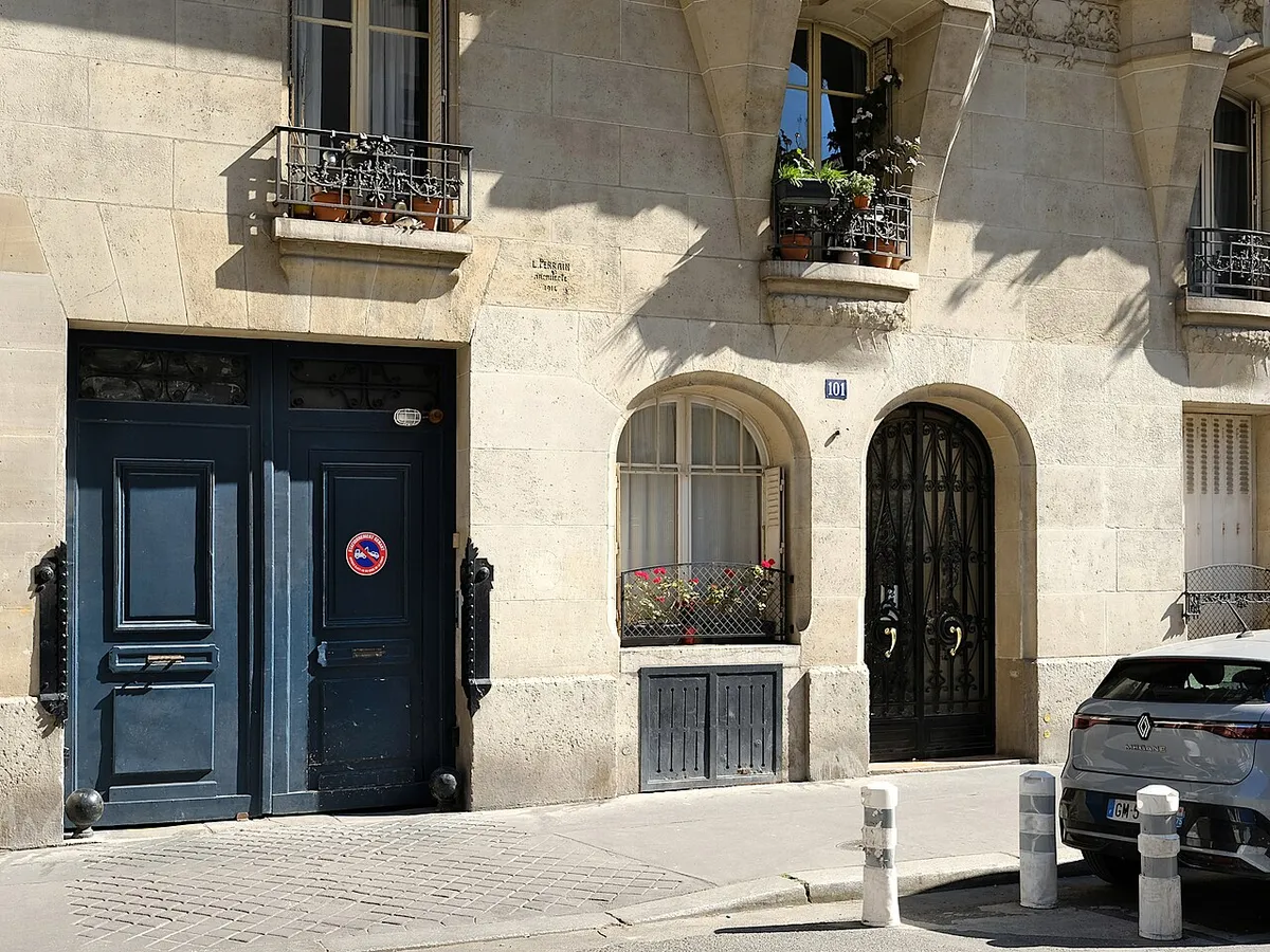 Rue du Cherche-Midi (n°101 : immeuble de 1914, architecte L. Perrain) - Paris 6e et 15e.