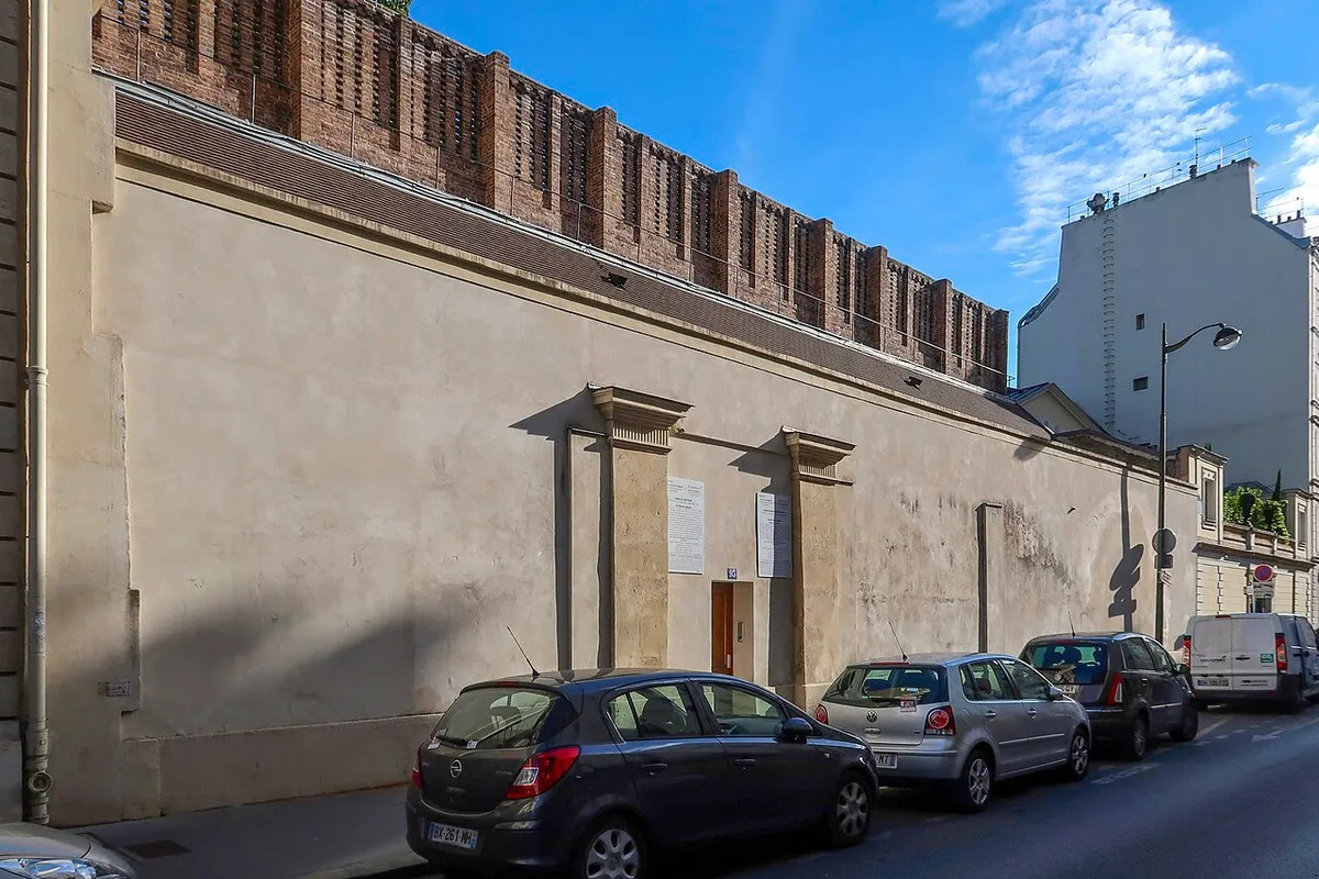Monastère de la Visitation, accès secondaire 93 rue du Cherche-Midi (Paris, 6e).
