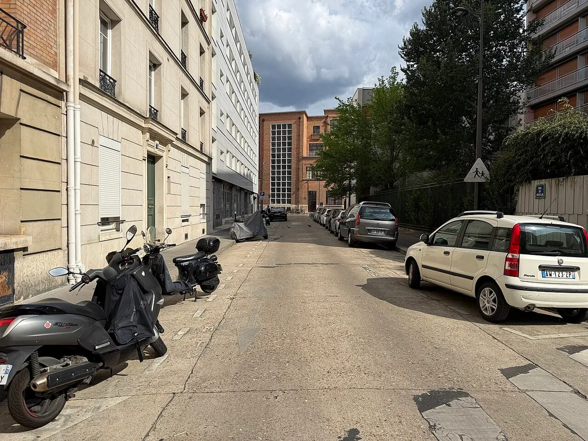 Rue Du Guesclin, Paris.