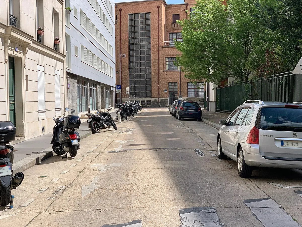 Rue Du Guesclin, Paris.