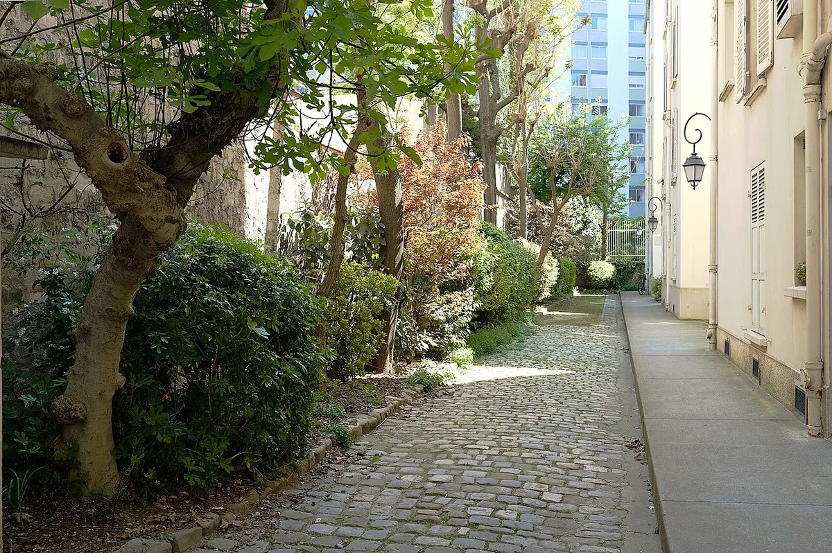 Rue Dupleix (n°9, 9bis et 11 : voie privée)