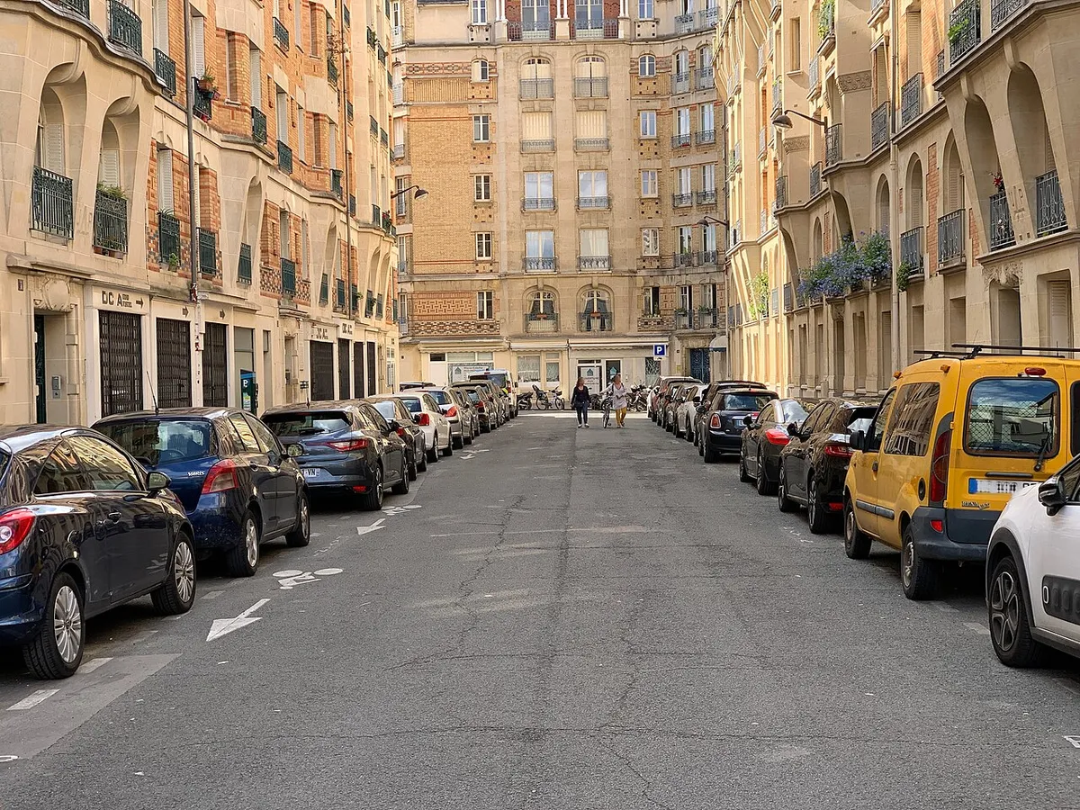 Rue Edmond Roger, Paris.