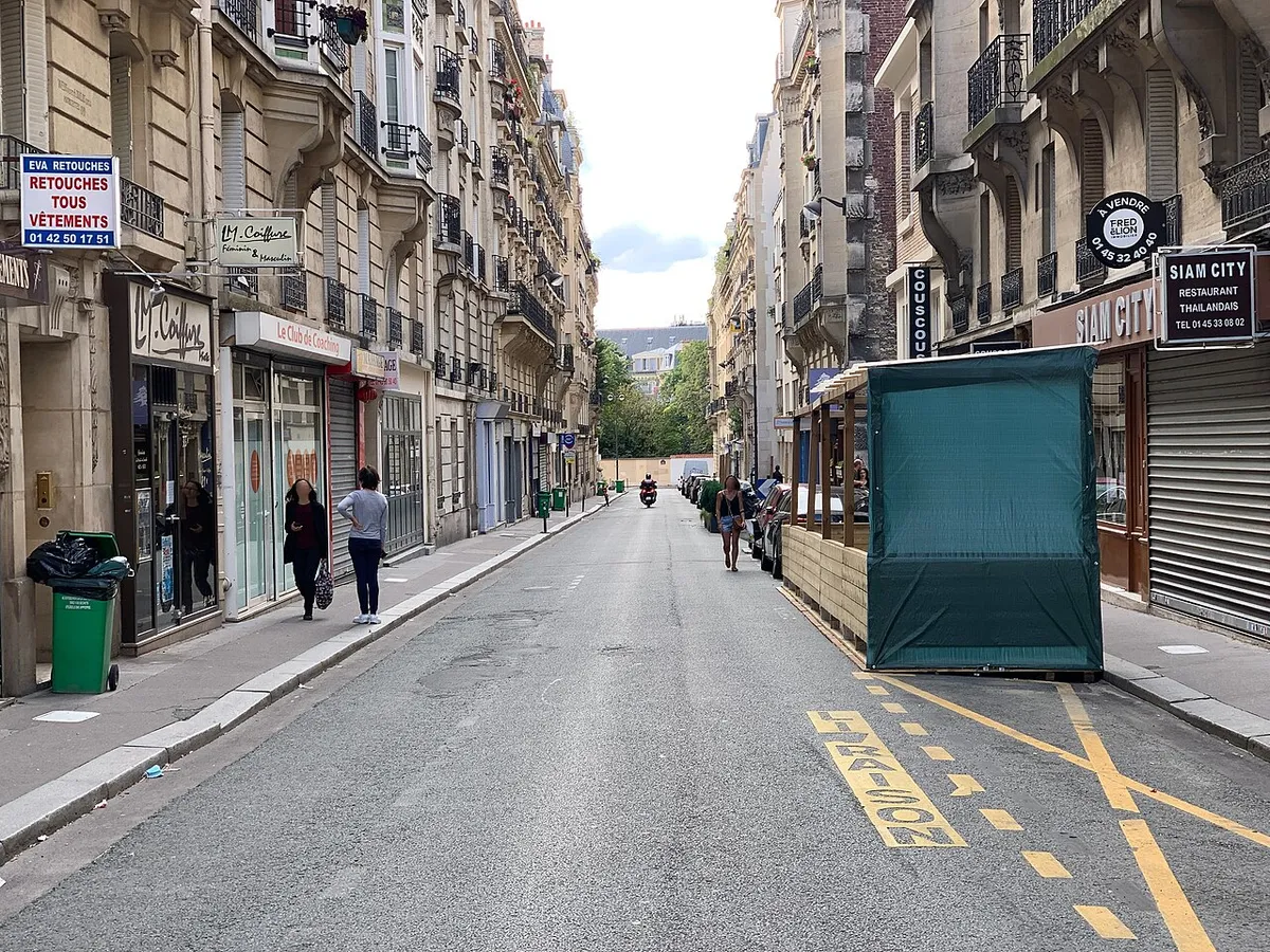 Rue Ferdinand Fabre, Paris.