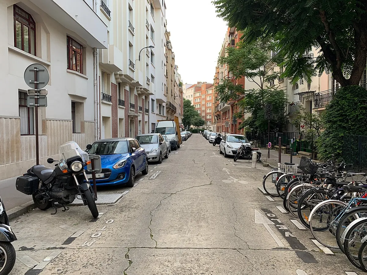 Rue François Mouthon, Paris.
