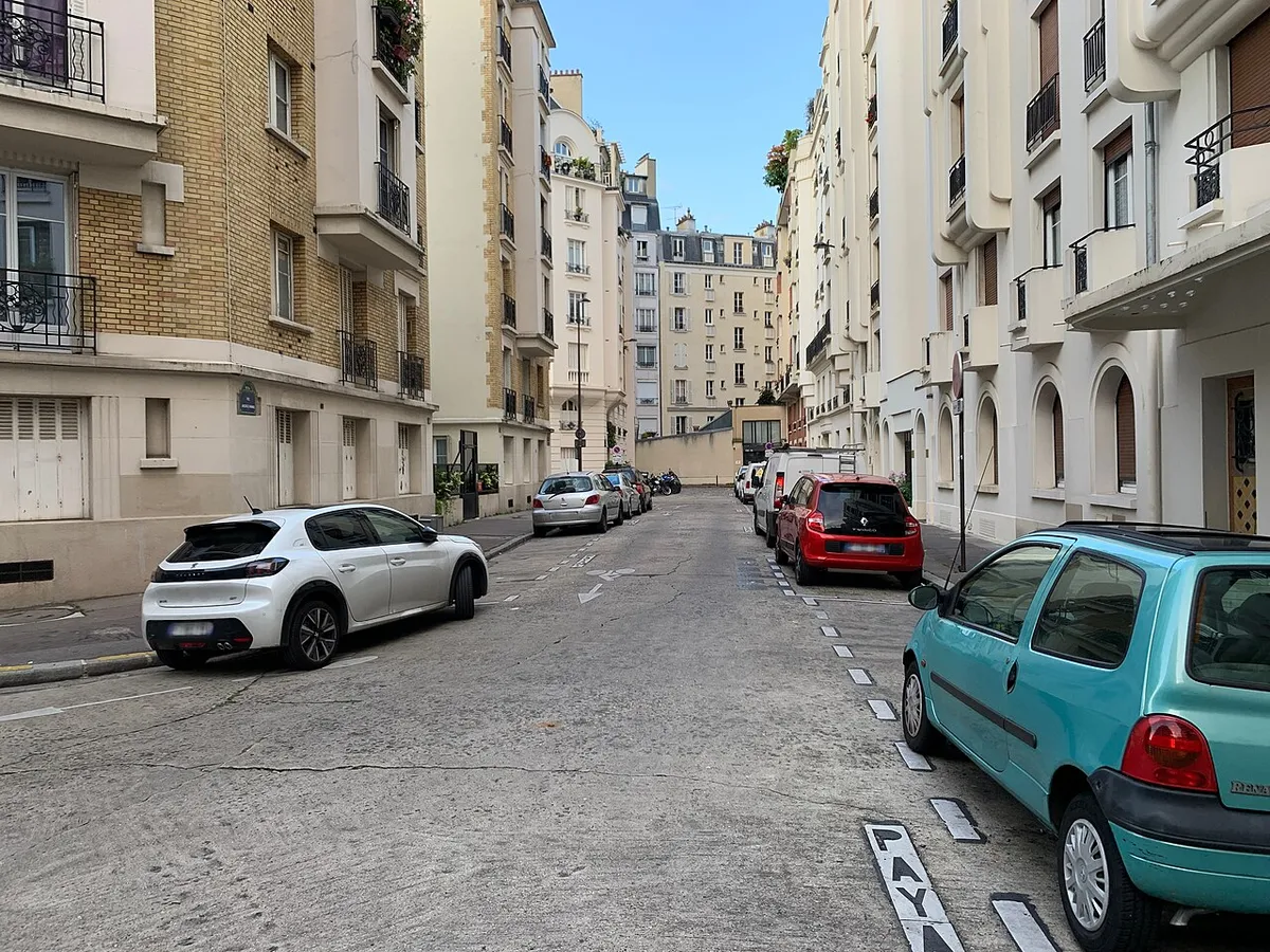 Rue Jacques Mawas, Paris.