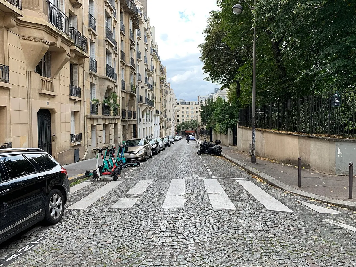 Rue Lacretelle, Paris.