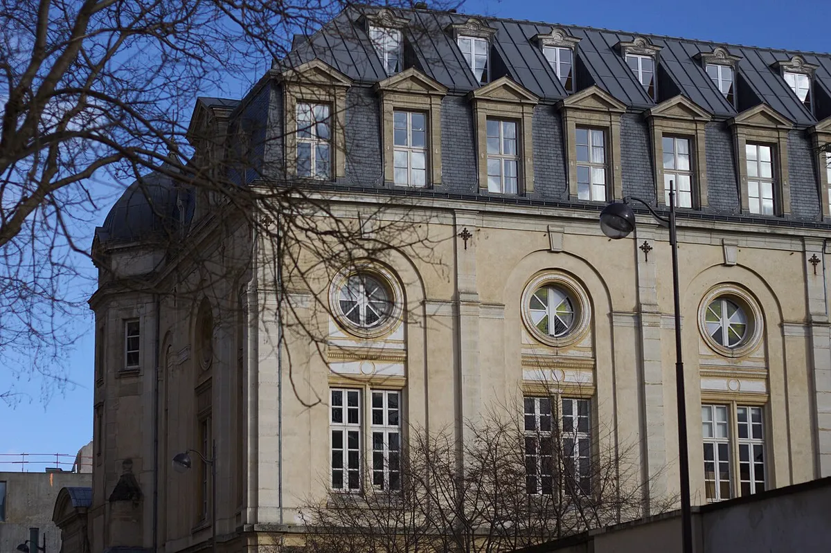 Collège de l'Immaculée Conception (dit aussi Collège de Vaugirard), 391 rue de Vaugirard1 rue Lacretelle (Inscrit, 1990)