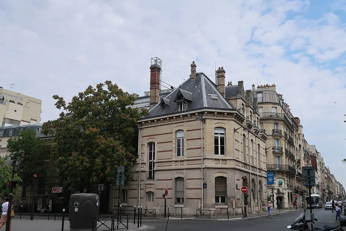 La bibliothèque Vaugirard, au 154 rue Lecourbe