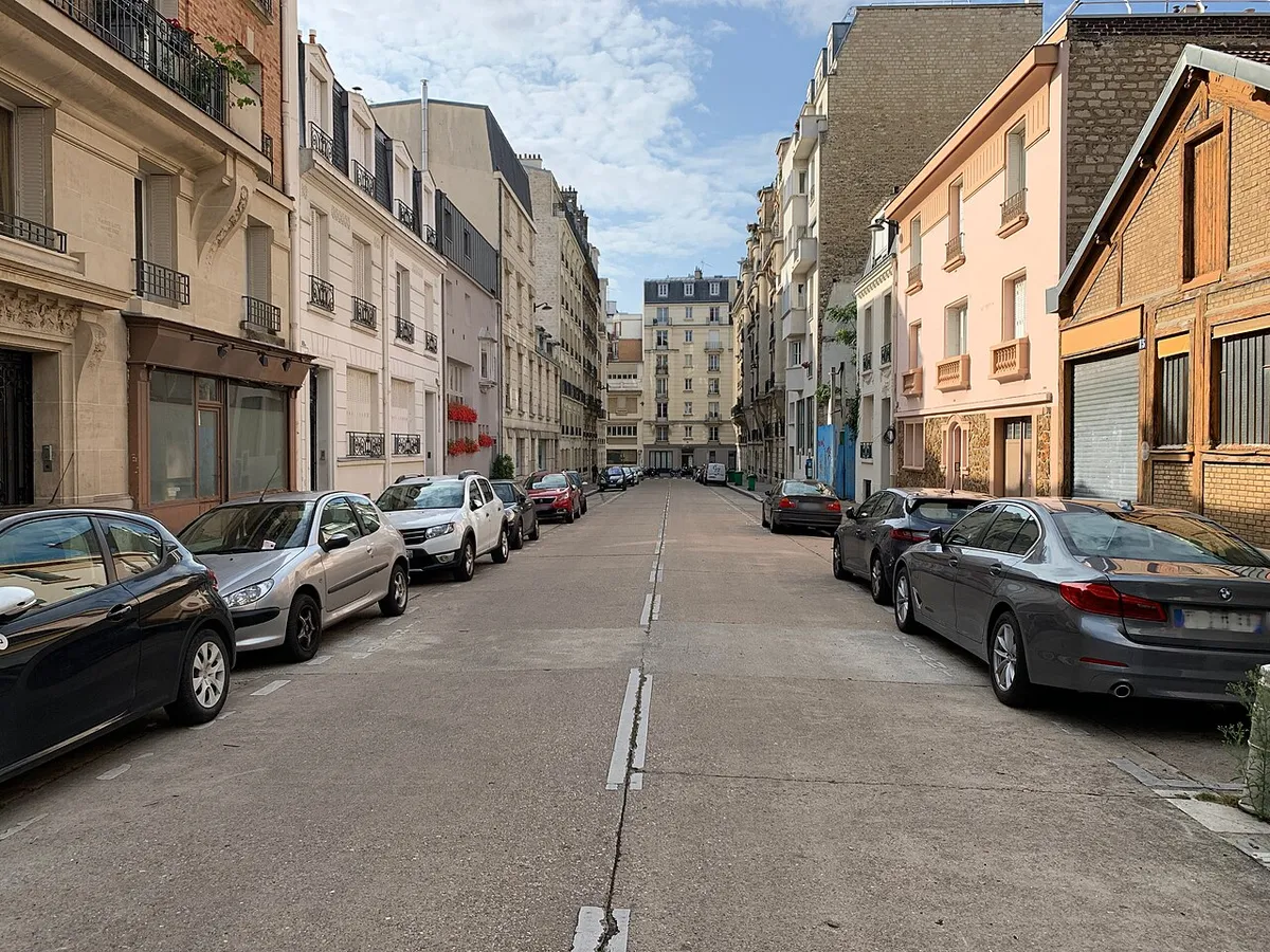 Rue Léon Delhomme, Paris.
